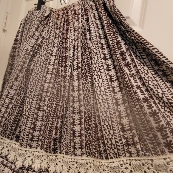 Trina Turk brown/white floral skirt size 8/10
